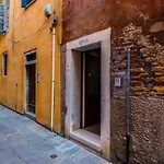 Private House On 3 Levels In The Centre Of Venice
