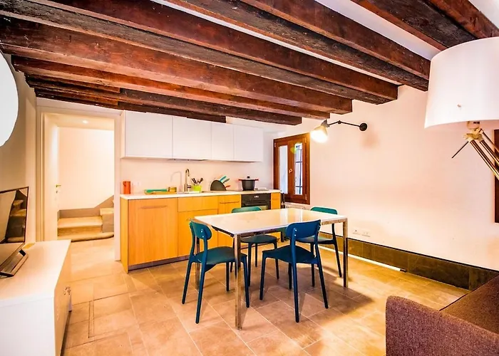 Private House On 3 Levels In The Centre Of Venice