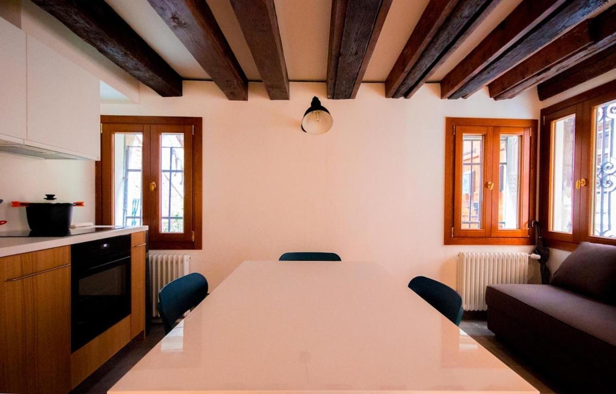 Private House On 3 Levels In The Centre Of