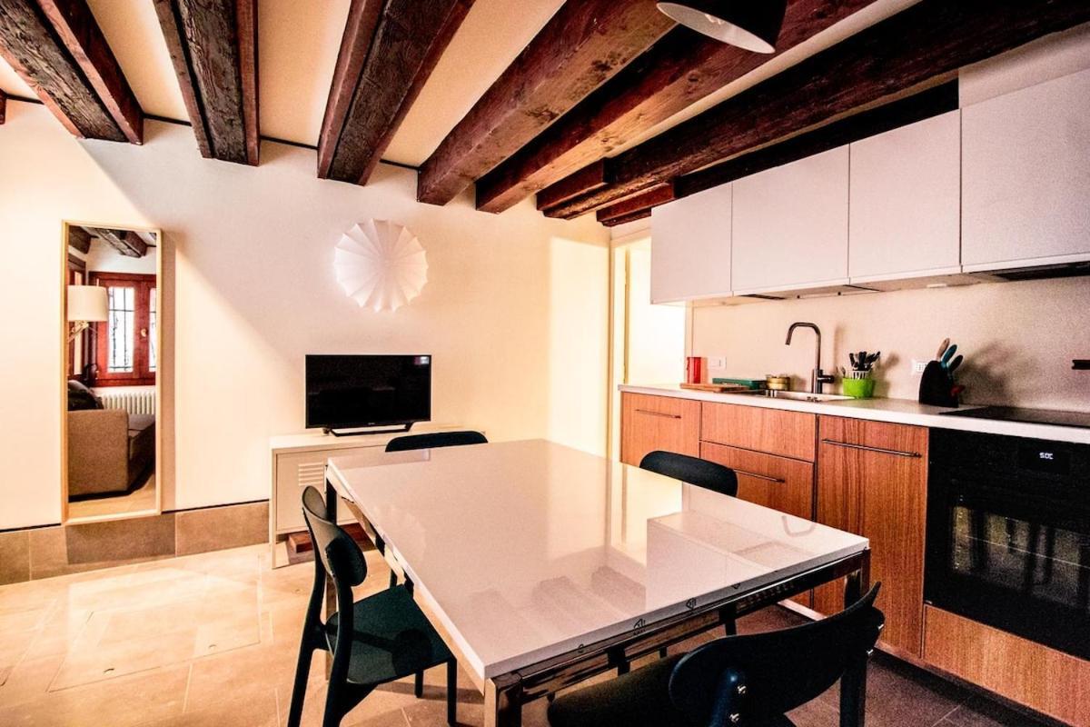 Private House On 3 Levels In The Centre Of Apartamento Venecia